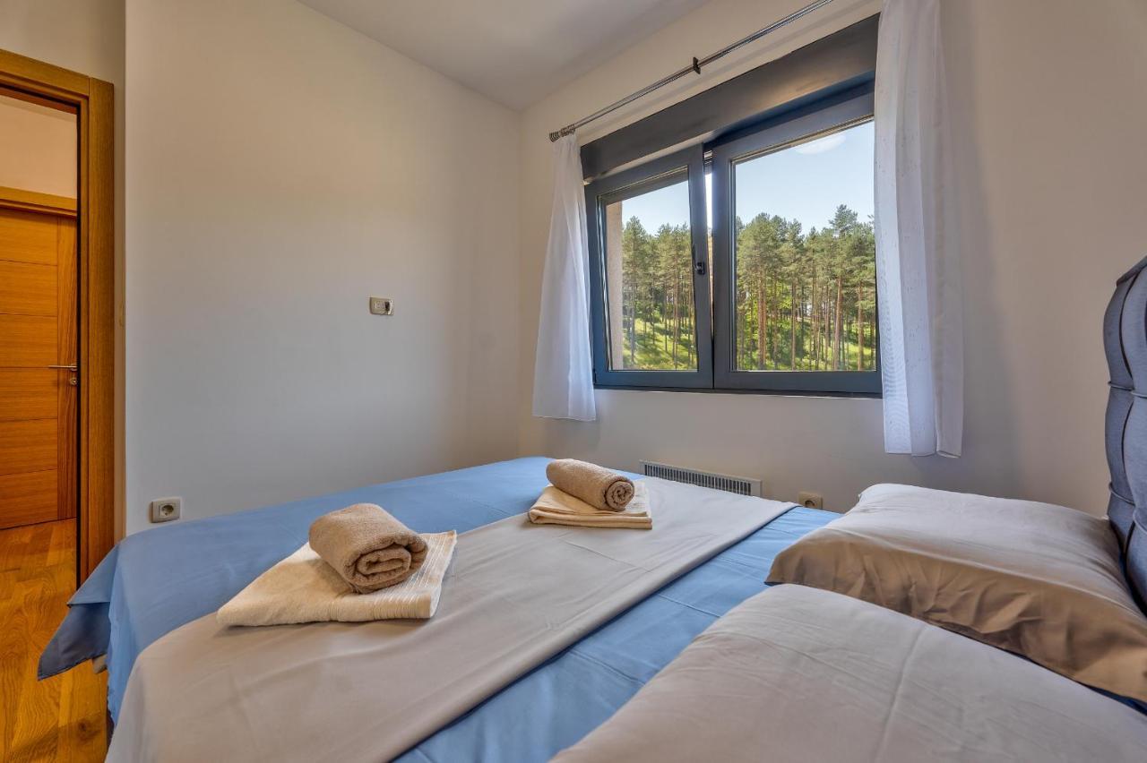 Vila Pekovic Green, Pine Trees View 2 Bedrooms Apartment 兹拉蒂博尔 外观 照片